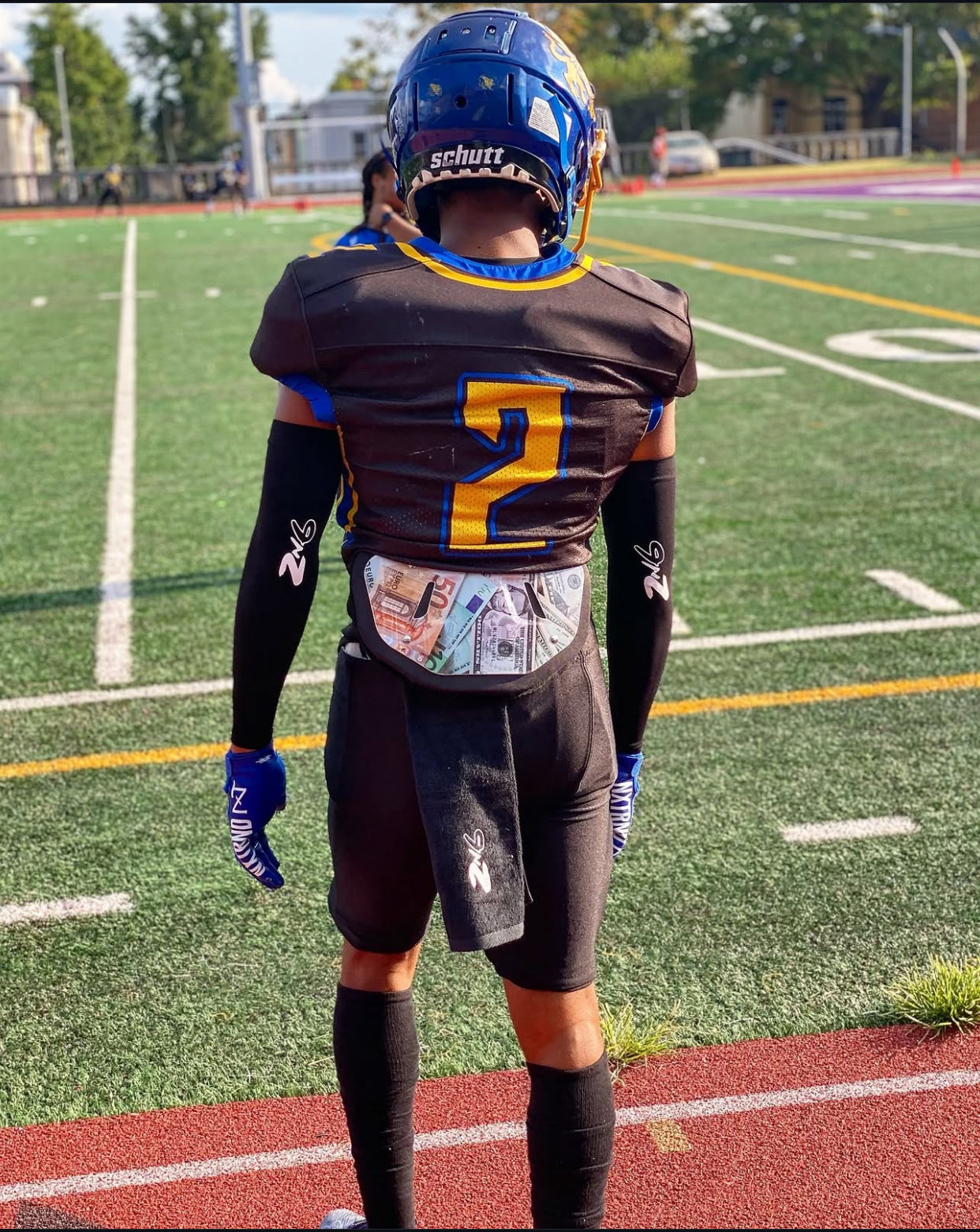 2n6 black arm sleeves